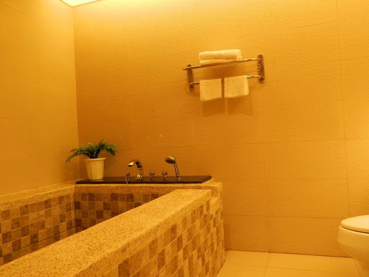 谷關明高溫泉 Mingao Hot Spring Resort Heping  Esterno foto